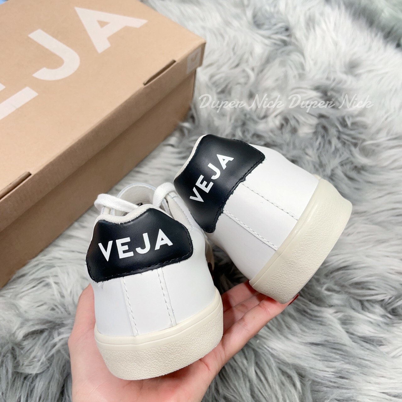 VEJA WOMEN'S ESPLAR LEATHER TRAINERS - EXTRA WHITE/BLACK