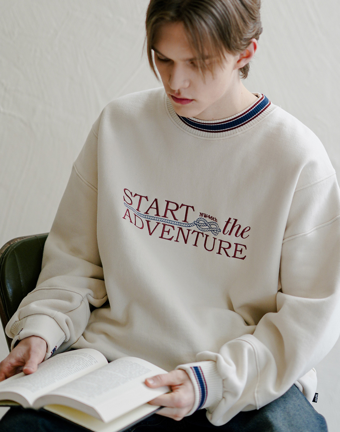 <預購> 韓國WV PROJECT 23SS拼接感英字電繡大學T