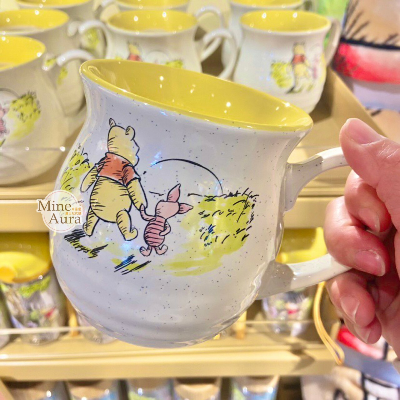 小熊維尼 Winnie the Pooh 牽小豬 皮傑 piglet 手繪風圖案 陶瓷馬克杯 水杯 -上海迪士尼樂園