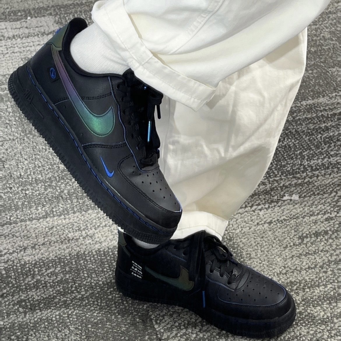 Nike Air Force 黑底藍縫線 雷射勾勾