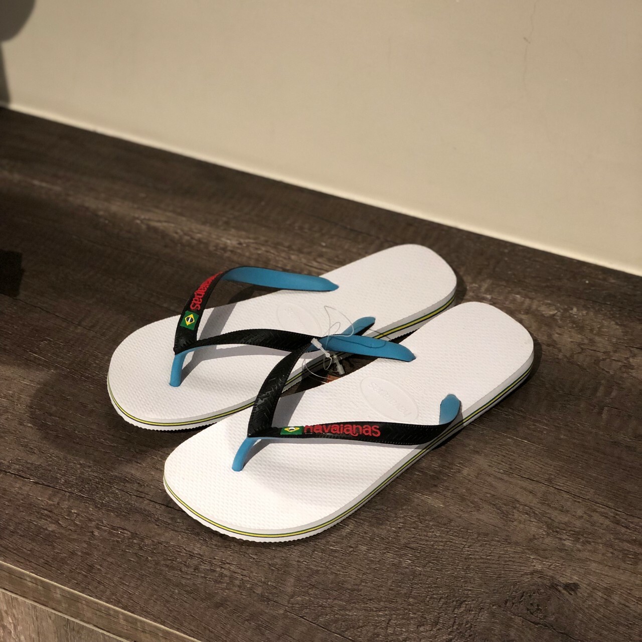 Havaianas 哈瓦仕 拖鞋 Brasil Mix 男鞋 白 黑 藍 夾腳拖 人字拖 巴西 小國旗 哈瓦仕 經典 4123206-0128