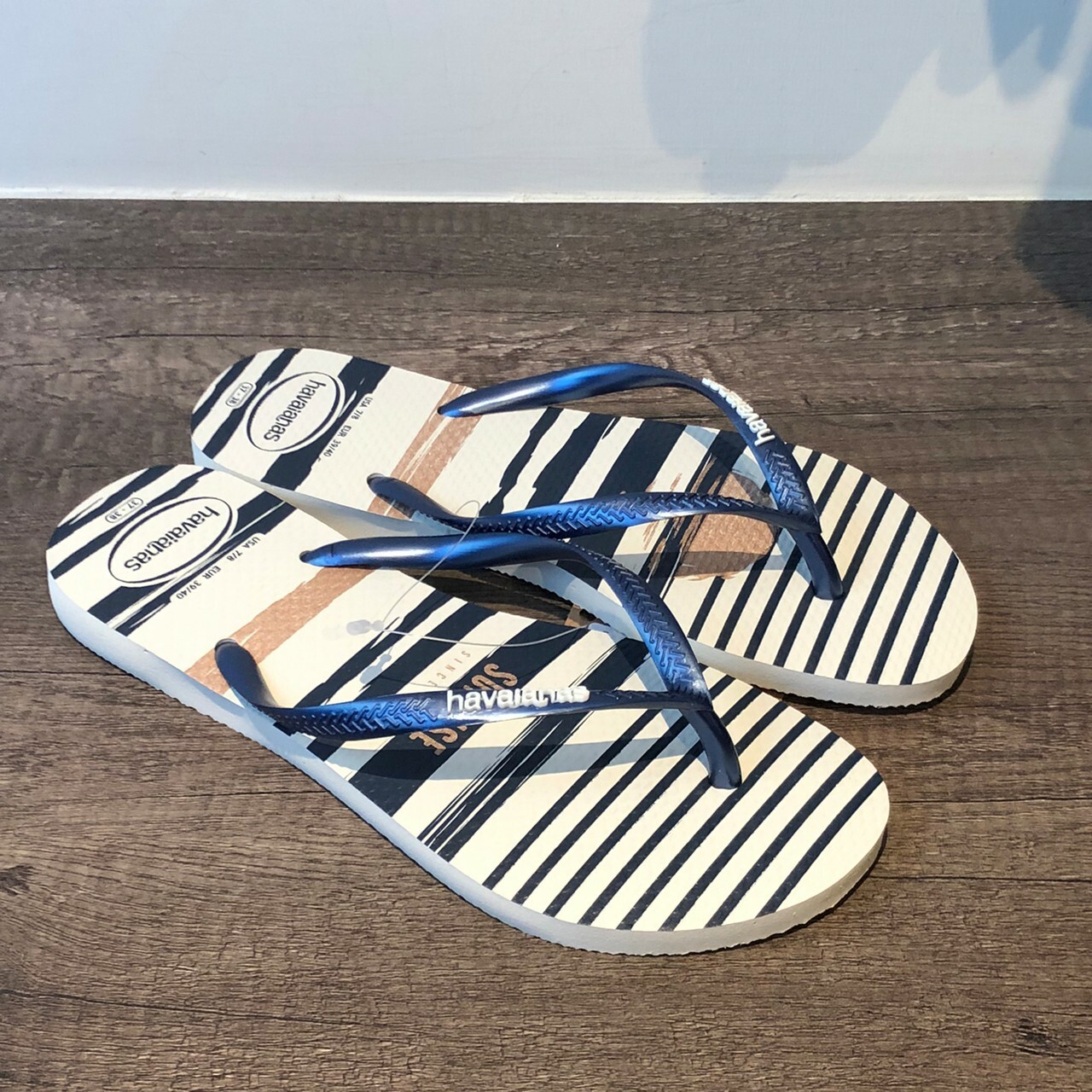 Havaianas 哈瓦仕 巴西夾腳拖 女款 藍/奶茶 4137125-5035