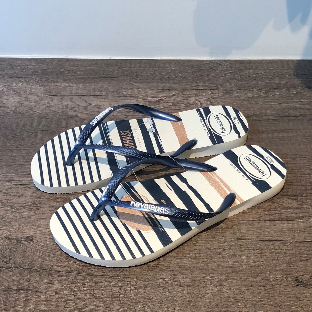 Havaianas 哈瓦仕 巴西夾腳拖 女款 藍/奶茶 4137125-5035