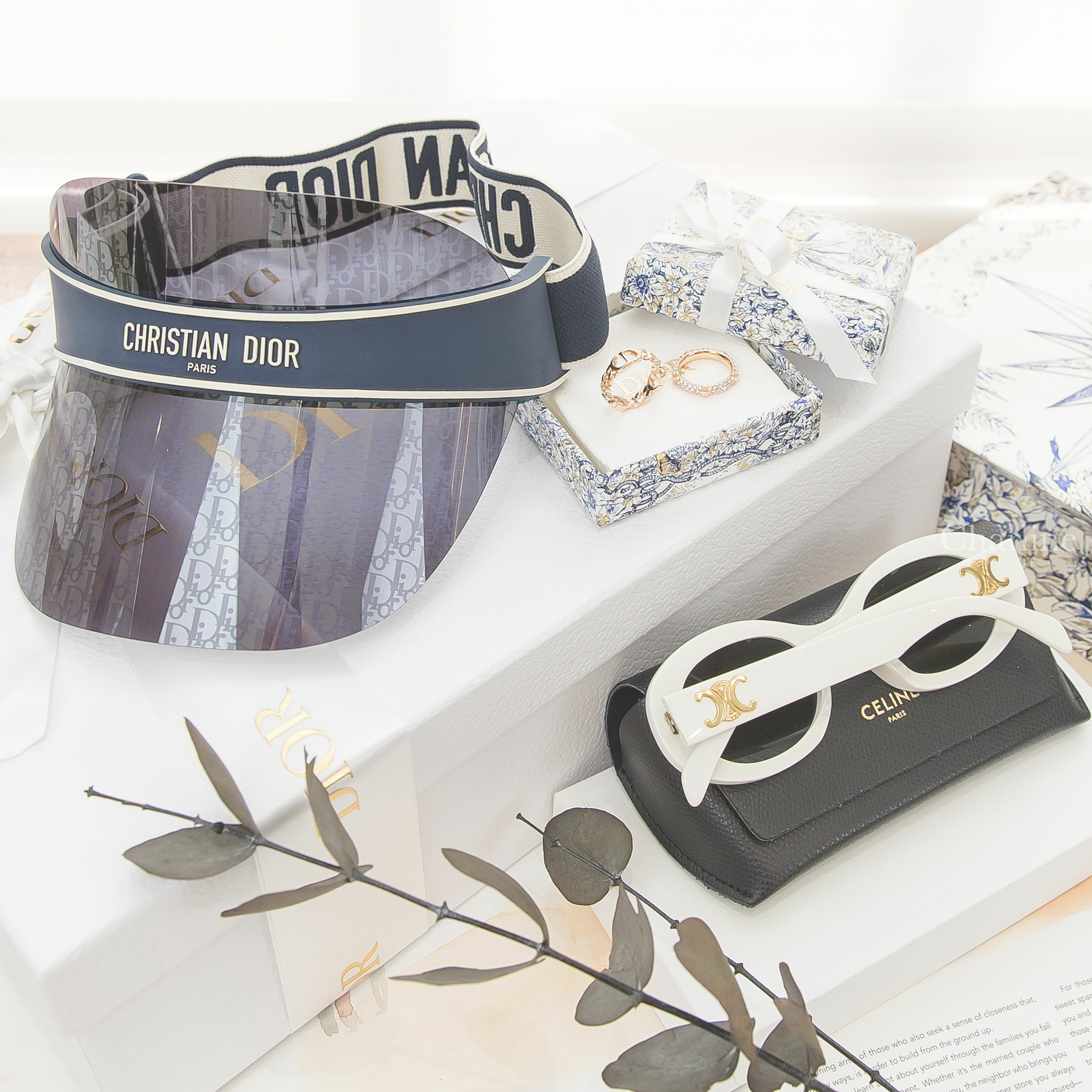 Dior Petit CD Ring Set 玫瑰金CD/水鑽星星戒指兩件組,藍色滿版老花鏡面拼白色 Logo 字樣遮陽帽,Celine Sunglasses 白色橢圓框側邊金色凱旋門太陽眼鏡-Charline Boutique 精品代購