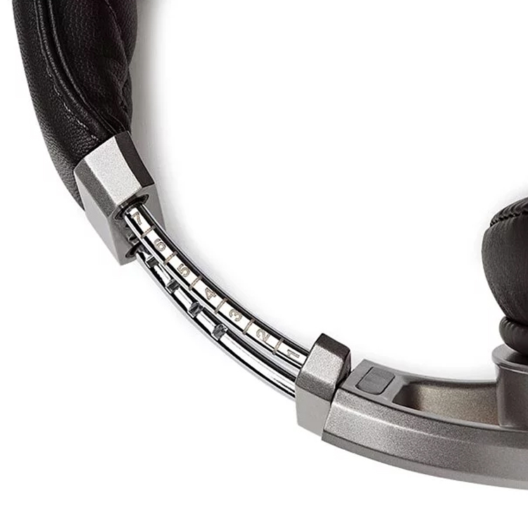 Denon AH-D9200 Bamboo Over-Ear Premium Headphones Denon AH-D9200 Bamboo Over-Ear Premium Headphones