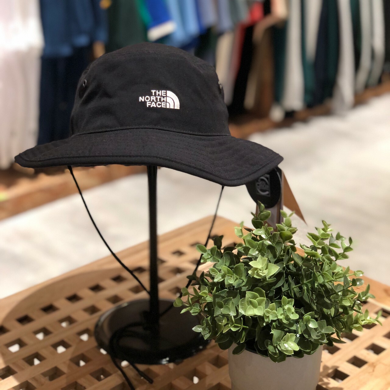 The North Face 刺繡LOGO掛繩漁夫帽 NF0A5FX3JK3