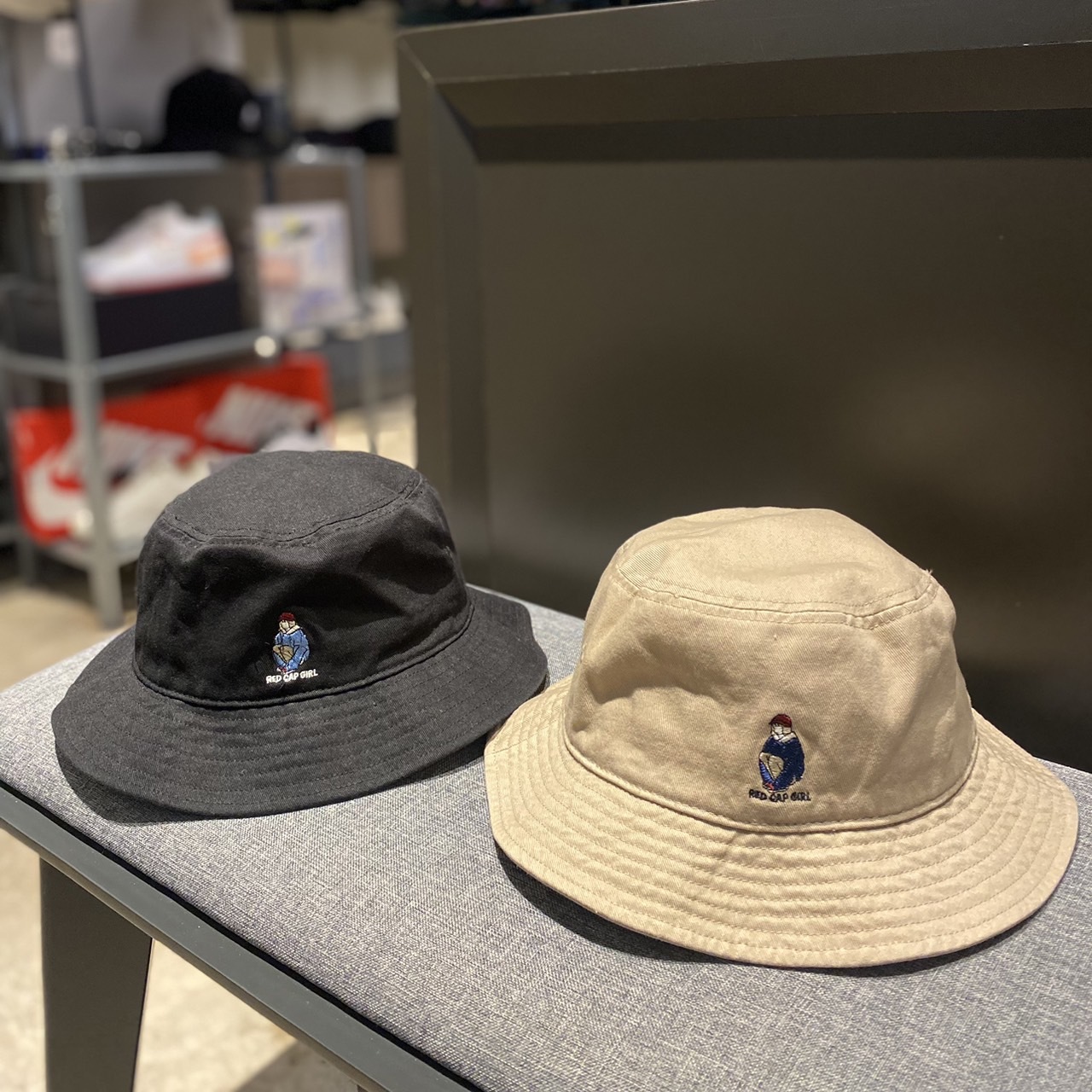 Red Cap Girl 紅帽女孩刺繡漁夫帽 黑 卡其 23606