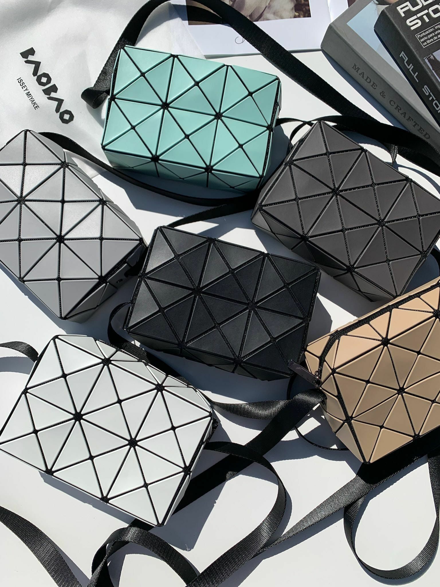 Issey Miyake 三宅一生丘比特小方包
