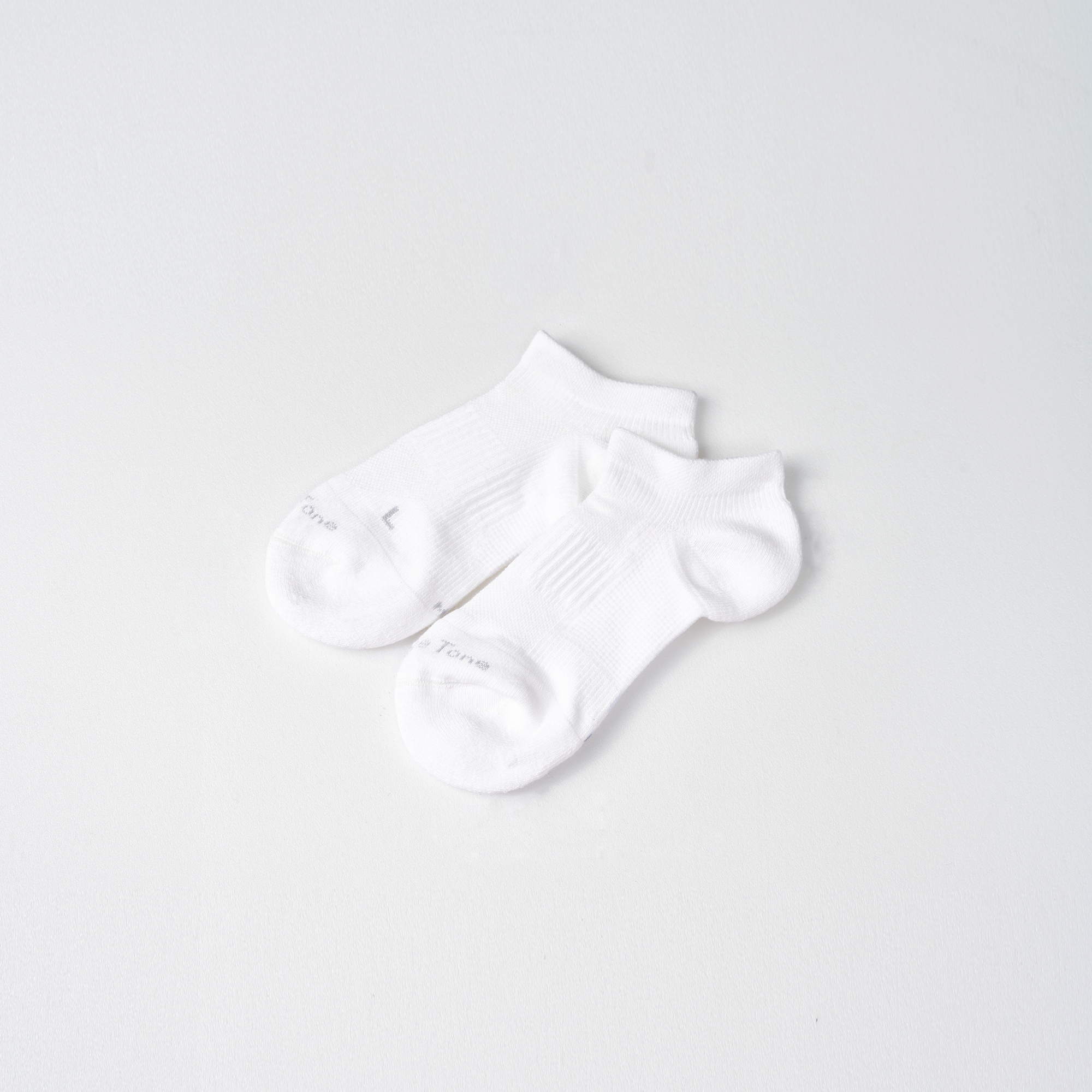 抗菌足弓加強運動踝襪〈白〉