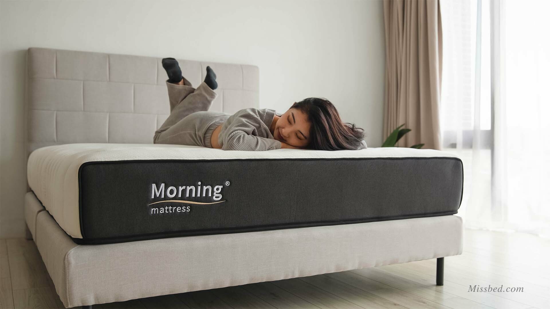 相信大家一定聽過一個說法是每天要睡滿8小時，也因此困擾於平常的生活太過忙碌，根本沒辦法睡滿足夠時間，長期下來是否會對身體健康造成影響？如果平常睡眠時間太短，是否能在假日多睡一點補足？