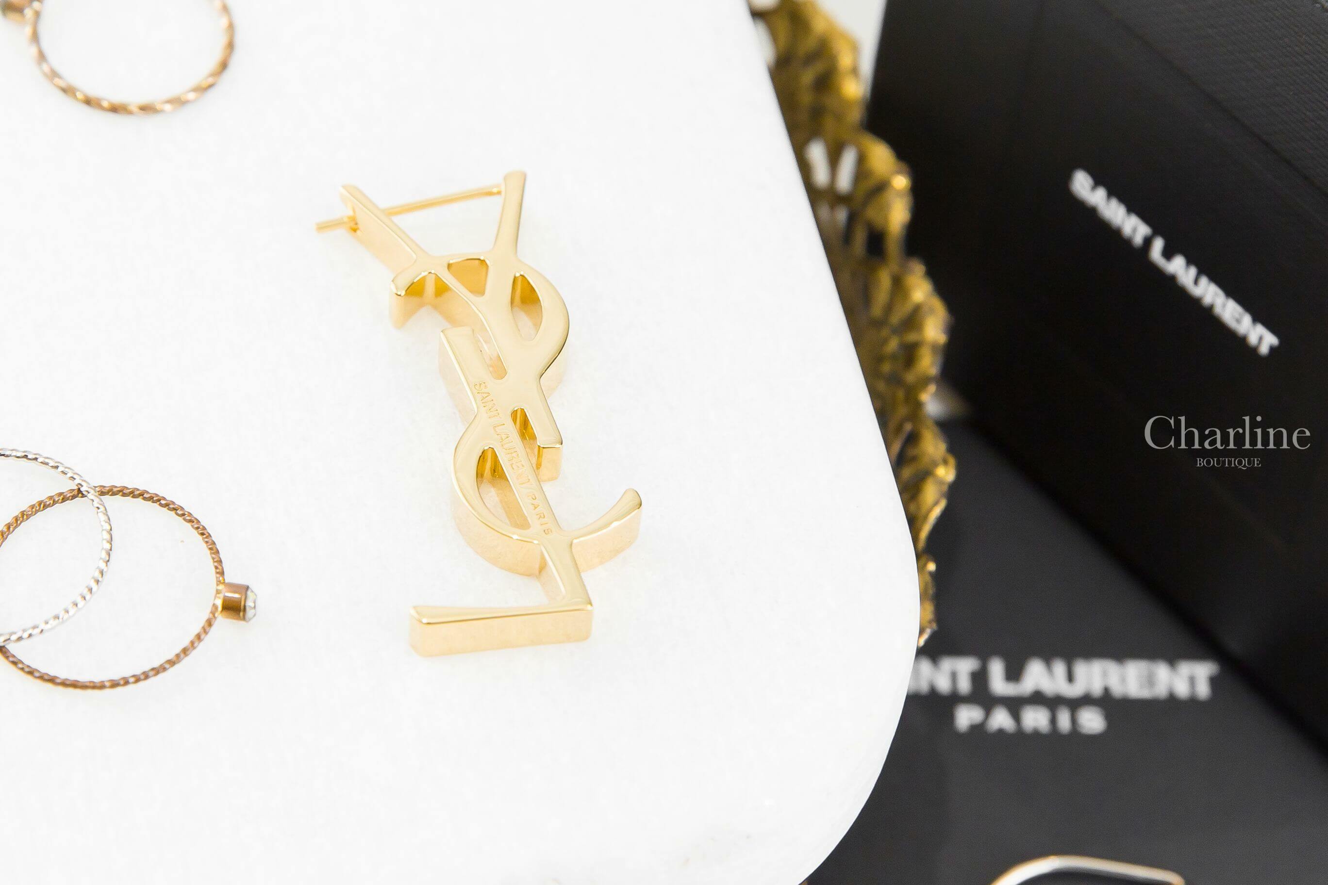 Saint Laurent Cassandre Single Earring In Metal 金色字母單邊垂墜耳環-Charline Boutique 精品代購