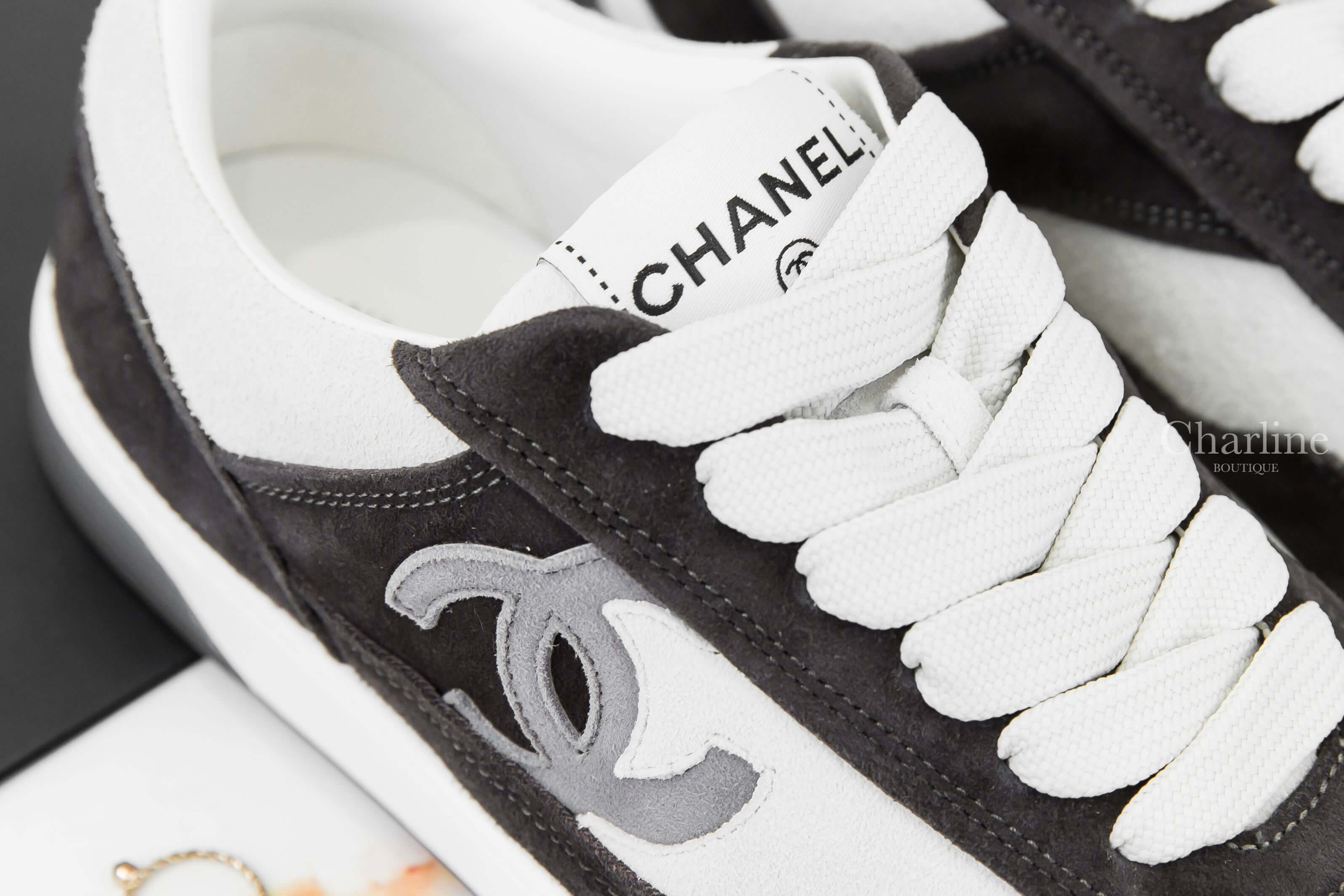 Chanel Trainers 白色拼黑色灰CC麂皮運動鞋