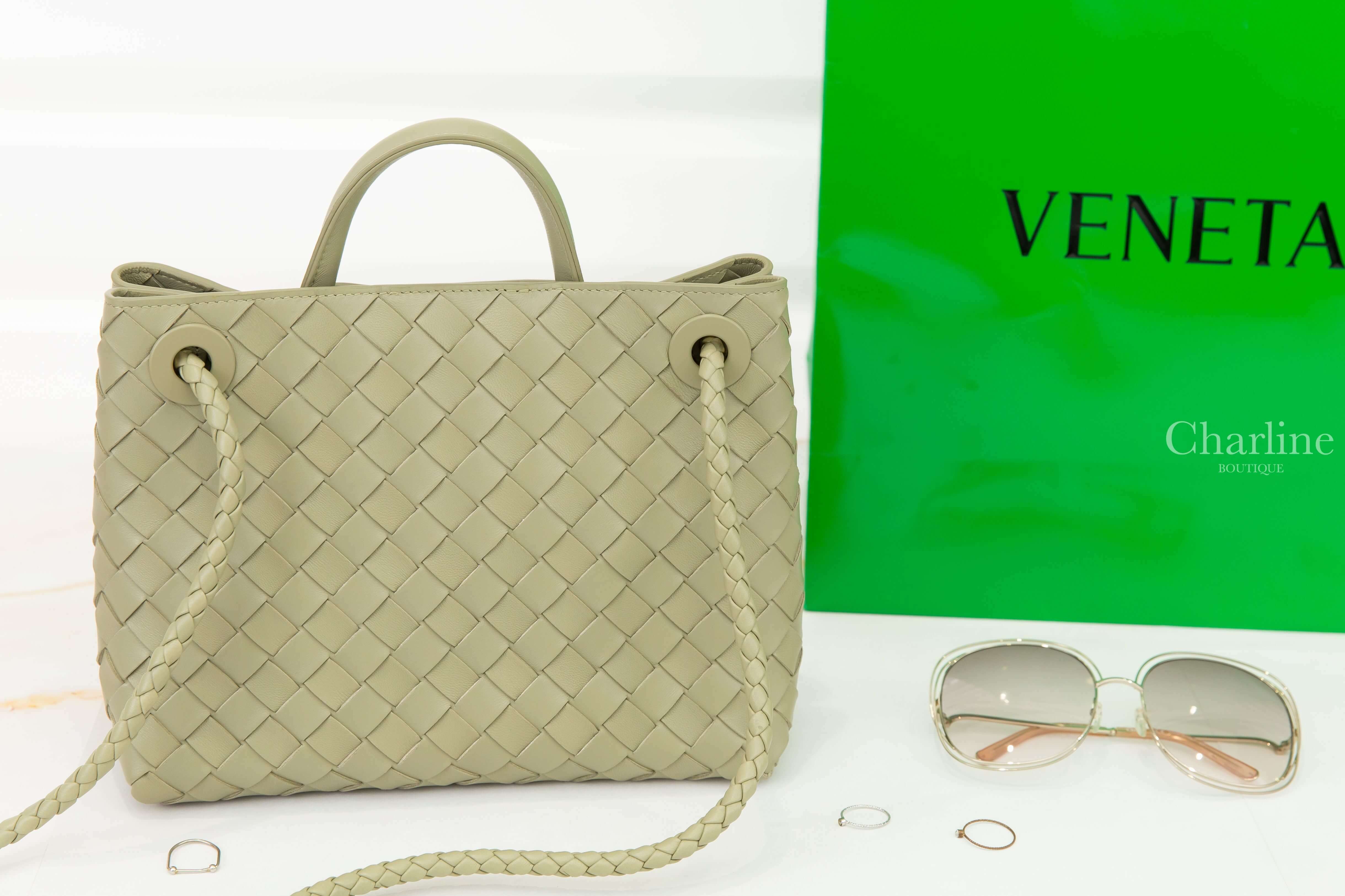 Bottega Veneta Small Andiamo 洞石綠金色扭結釦編織小羊皮小型手提肩背包-Charline Boutique 精品代購