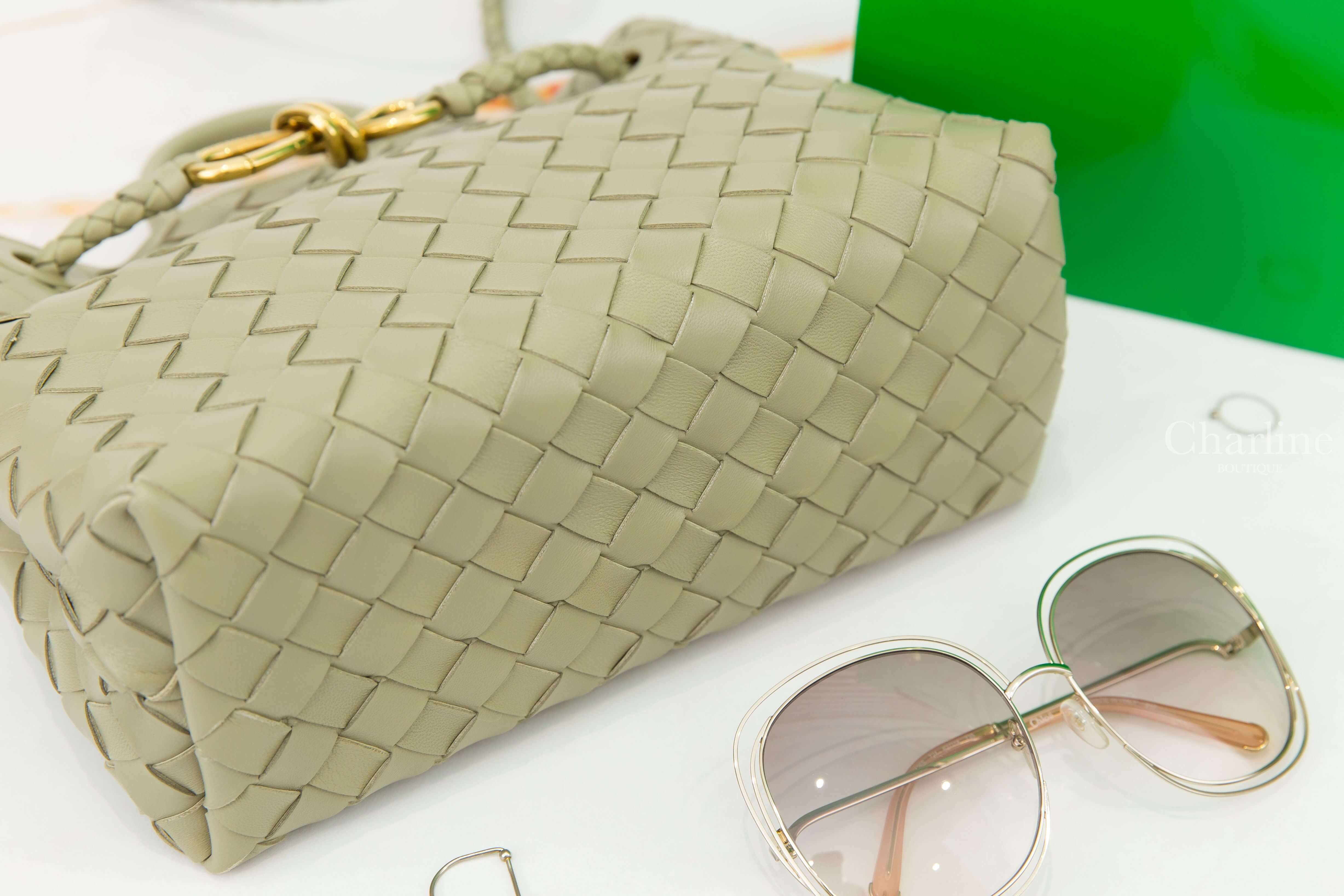 Bottega Veneta Small Andiamo 洞石綠金色扭結釦編織小羊皮小型手提肩背包-Charline Boutique 精品代購