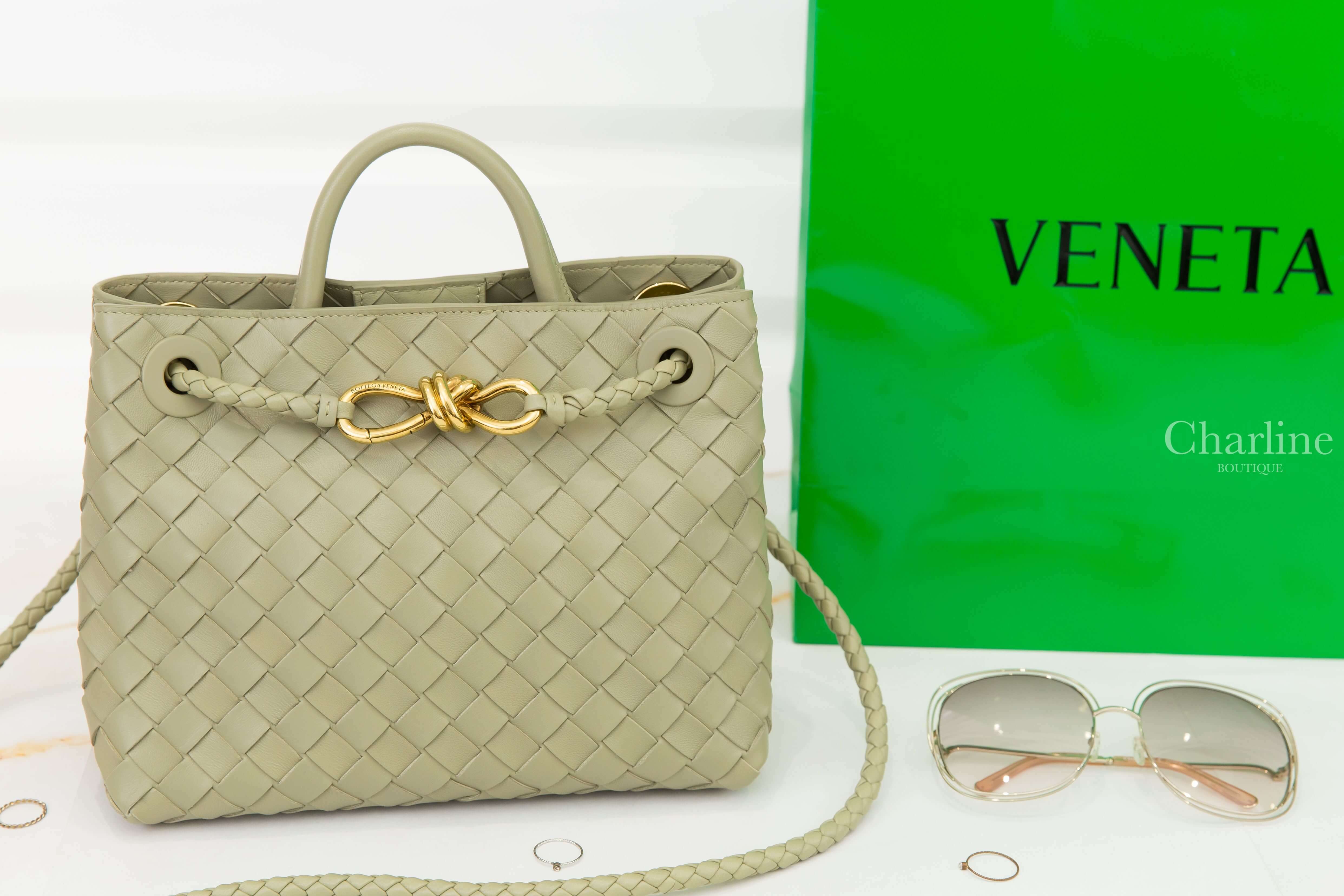 Bottega Veneta Small Andiamo 洞石綠金色扭結釦編織小羊皮小型手提肩背包-Charline Boutique 精品代購