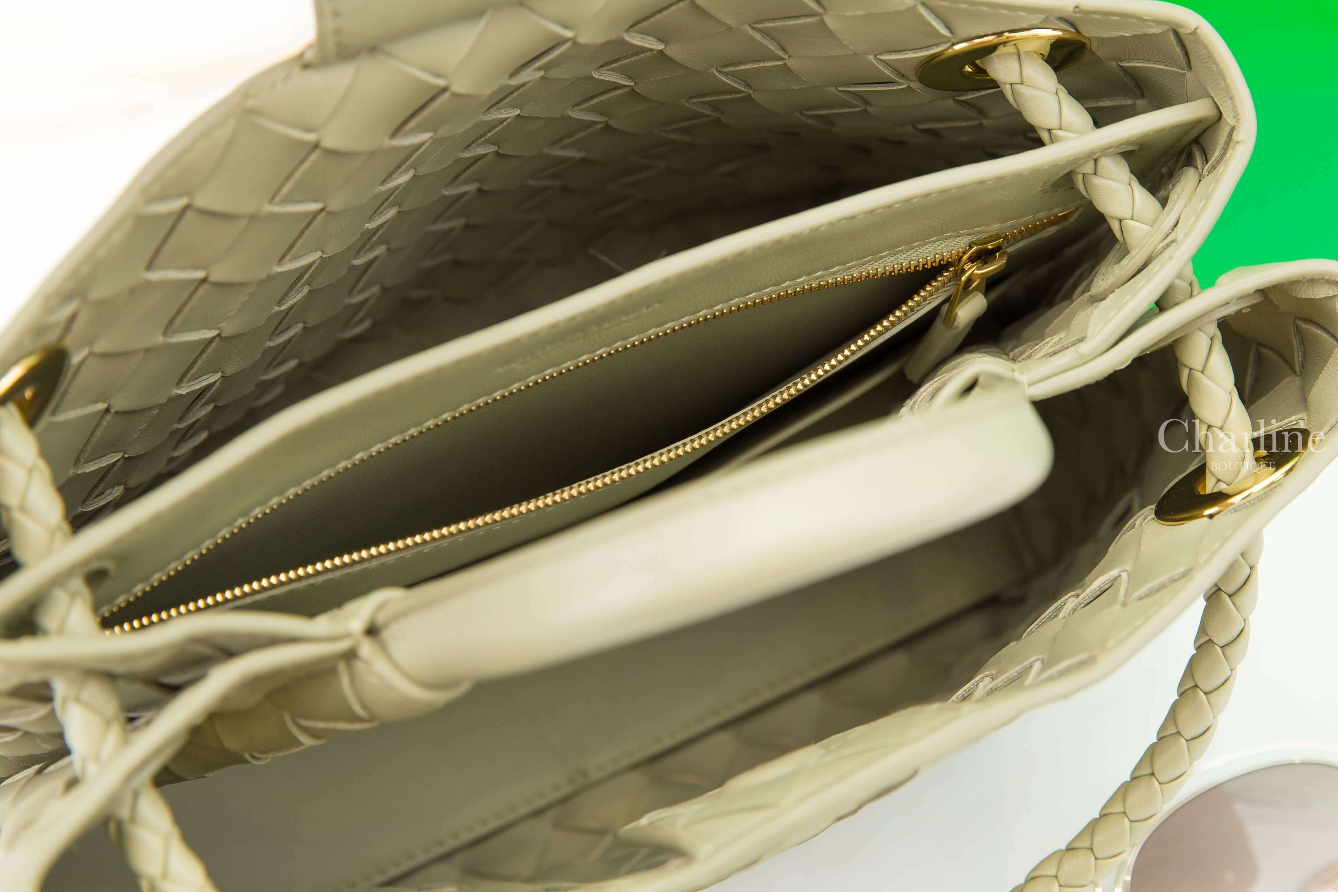 Bottega Veneta Small Andiamo 洞石綠金色扭結釦編織小羊皮小型手提肩背包-Charline Boutique 精品代購