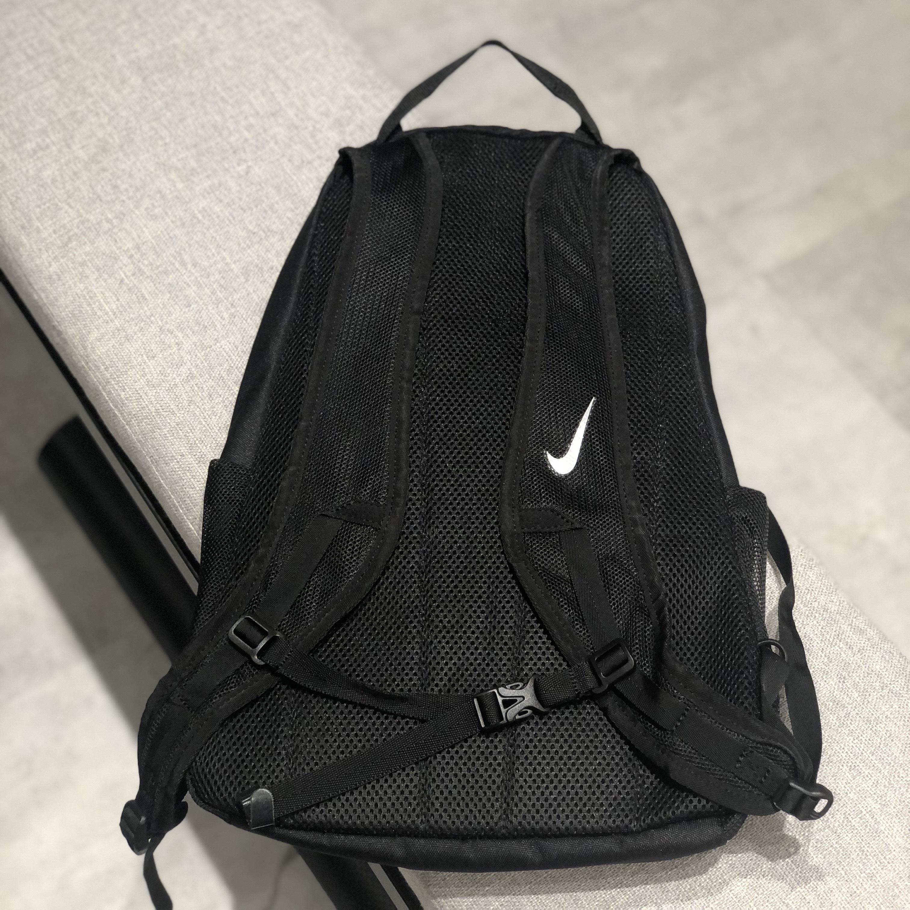 Nike 慢跑後背包 CN0543-072