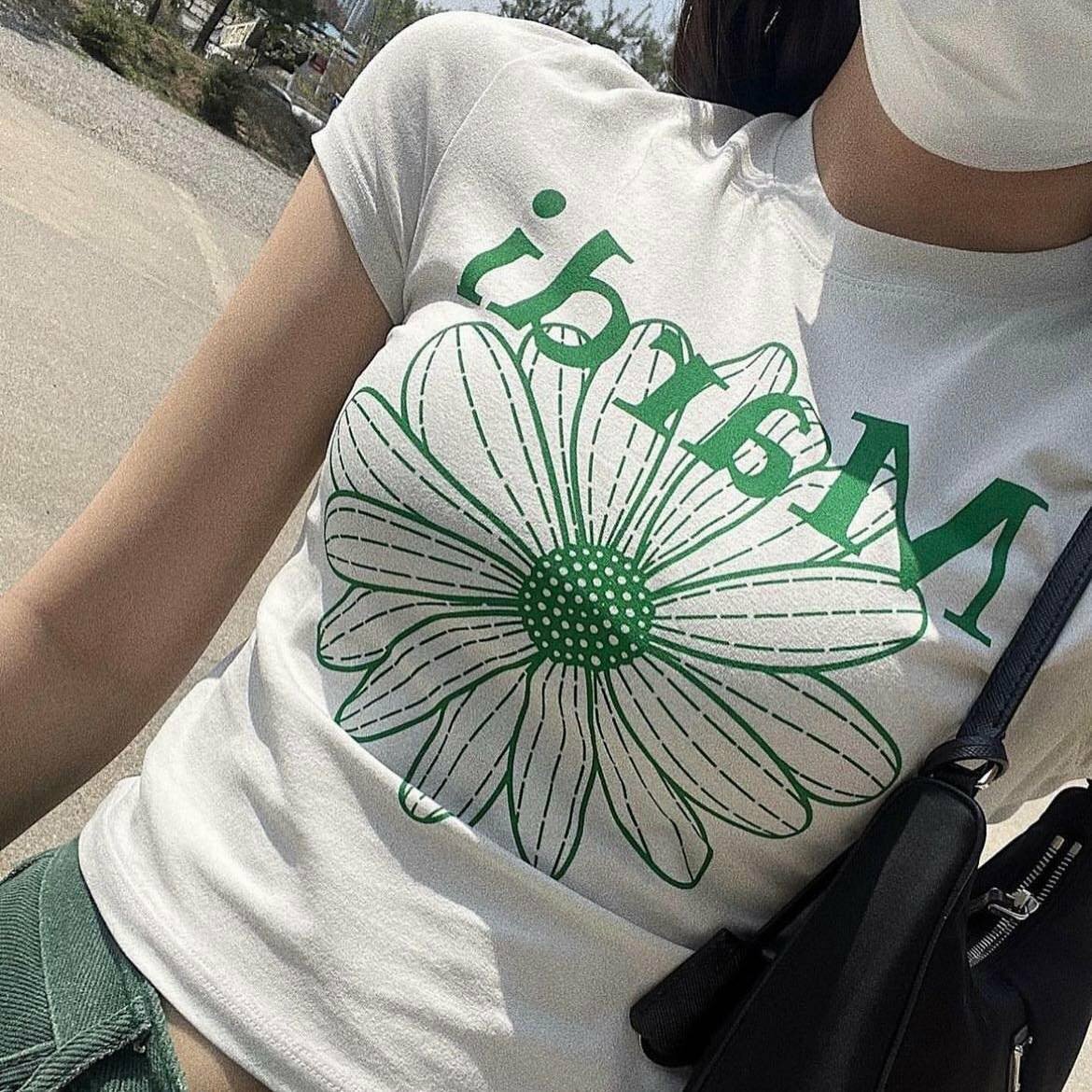 MARDI MERCREDI FLOWER CROPPED TEE - LIGHTBEIGE GREEN