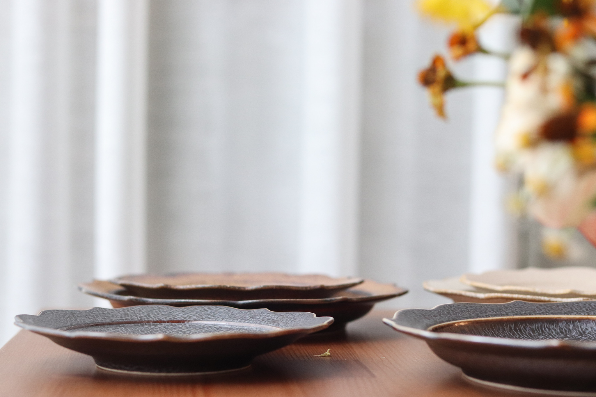 日本 美濃燒 桔梗花邊 圓皿