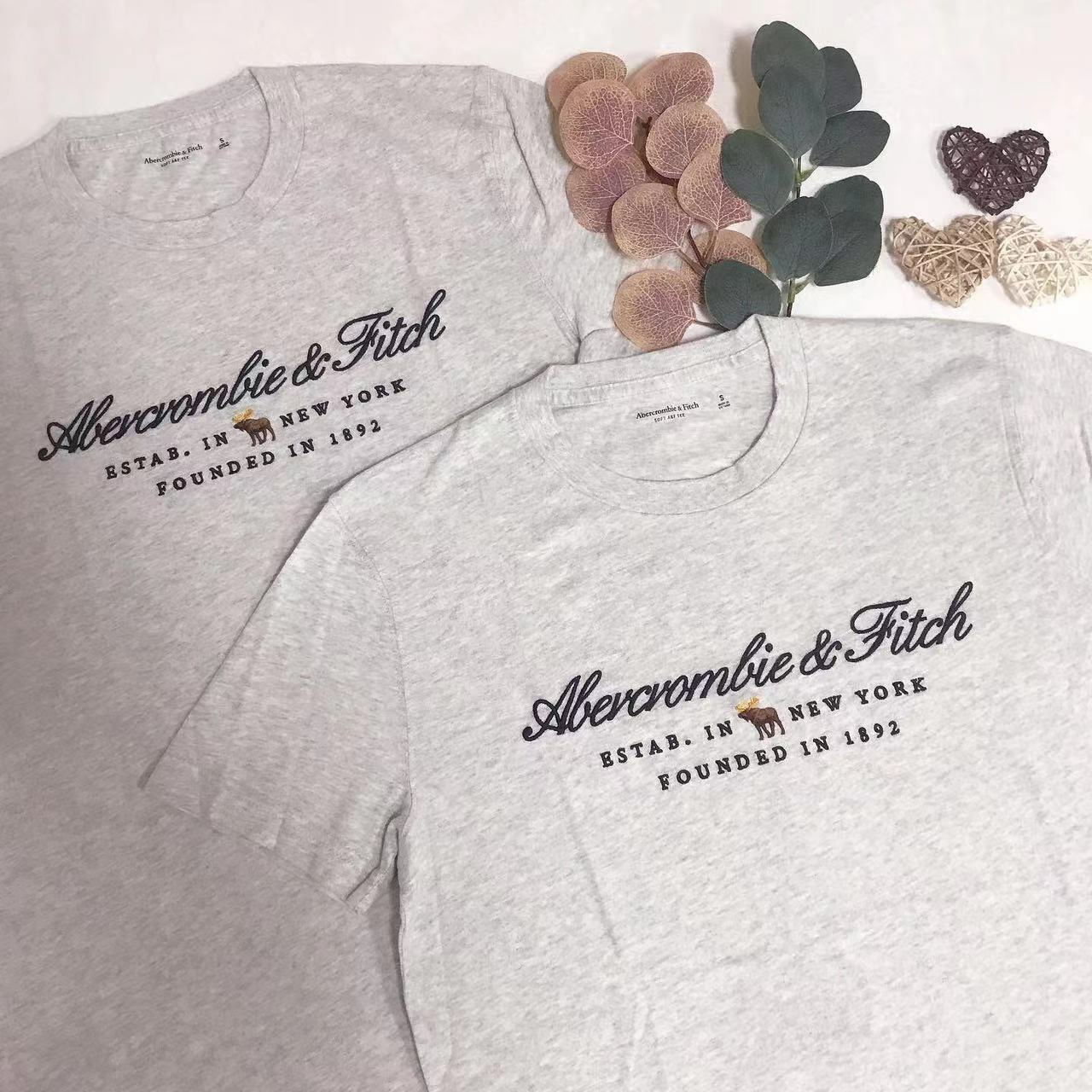 A & F MIDDLE LOGO TEE 刺繡款