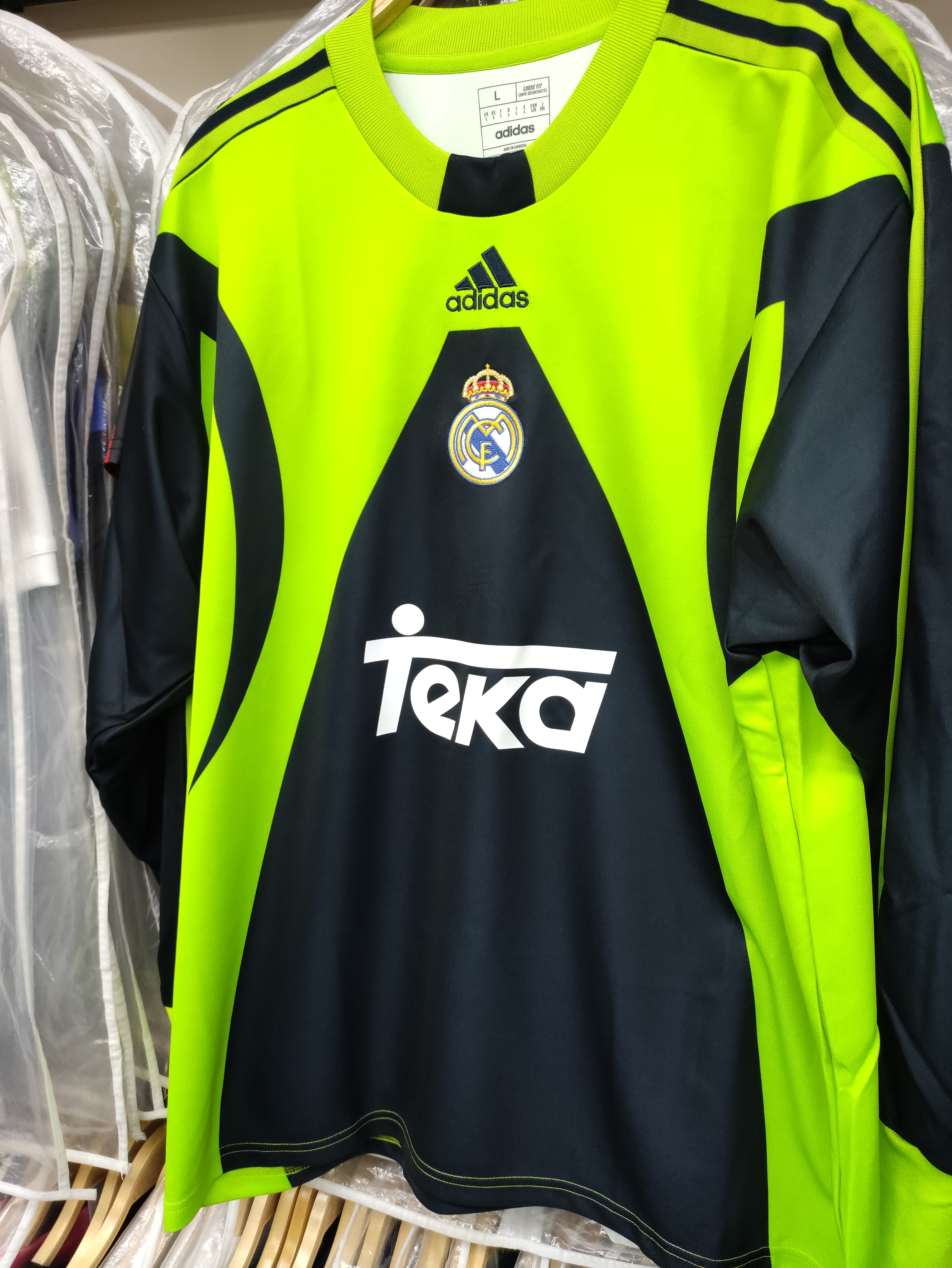 皇家馬德里Icon復刻卡斯拿斯龍門球衣