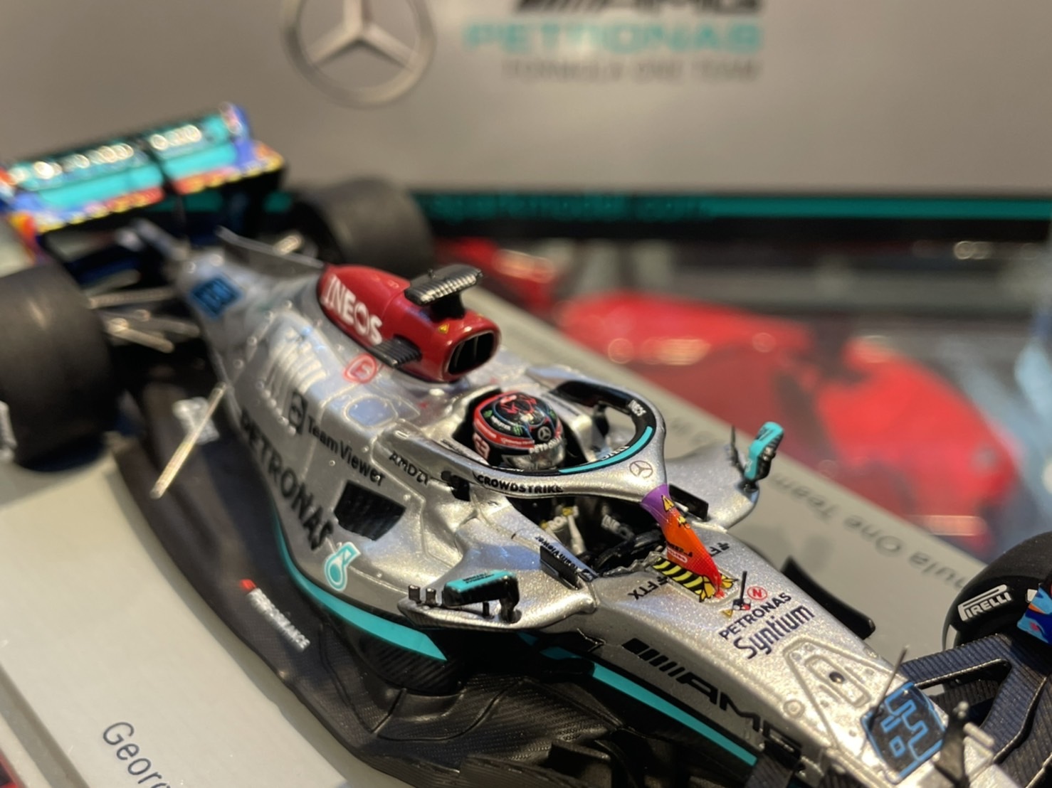 SPARK 18S777 MERCEDES-AMG Petronas F1 W13 E Performance N°63 Mercedes-AMG  Petronas F1 Team Vainqueur GP Brésil 2022 (1/18) - Boutique Auto Moto /  SPARK