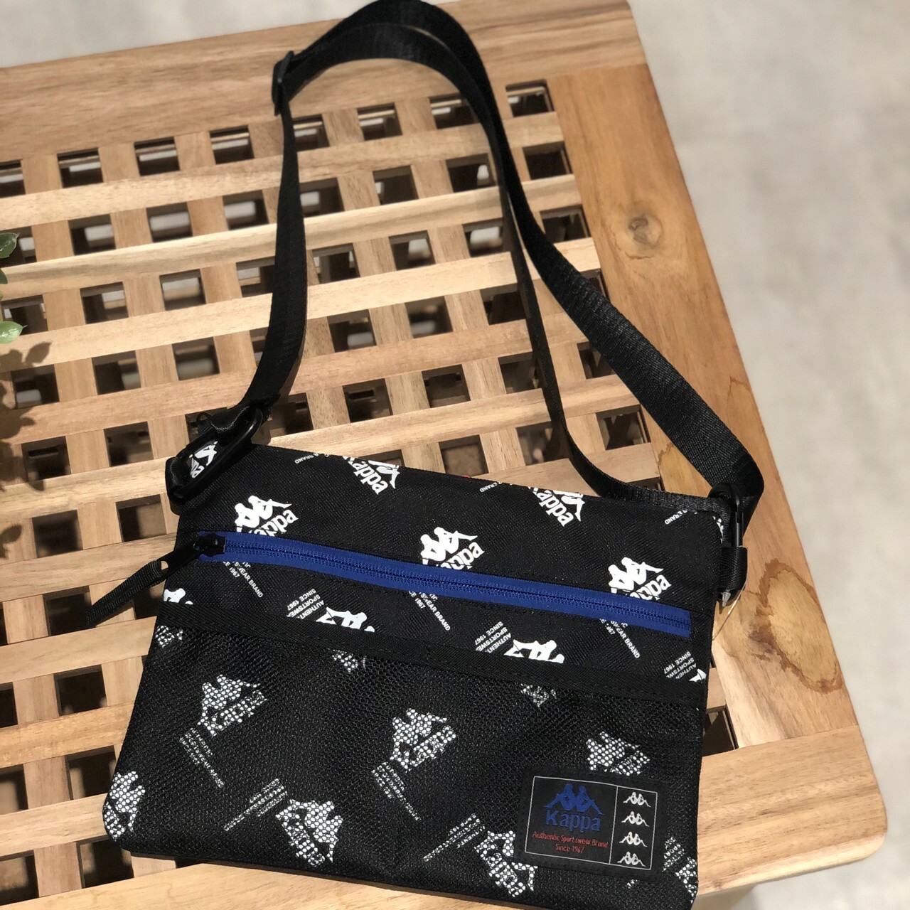 Kappa logo中性復古休閒隨身包 35168KW