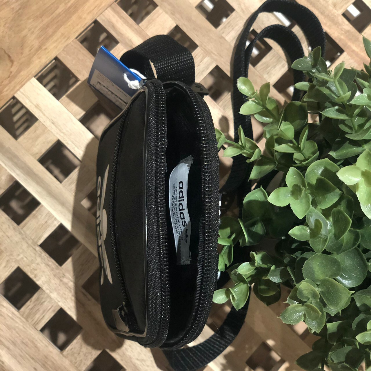 Adidas 三葉草側背小包 BK6730