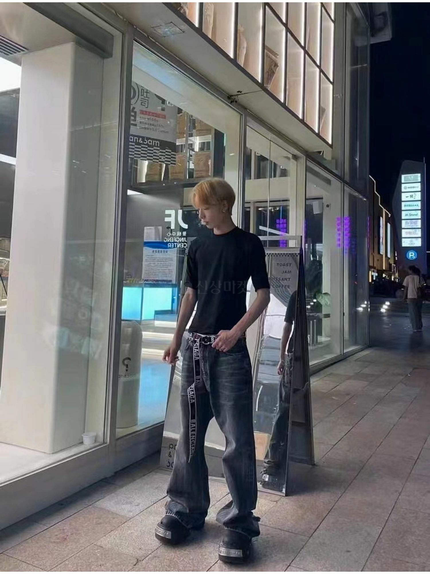 S喇叭黑色牛仔褲