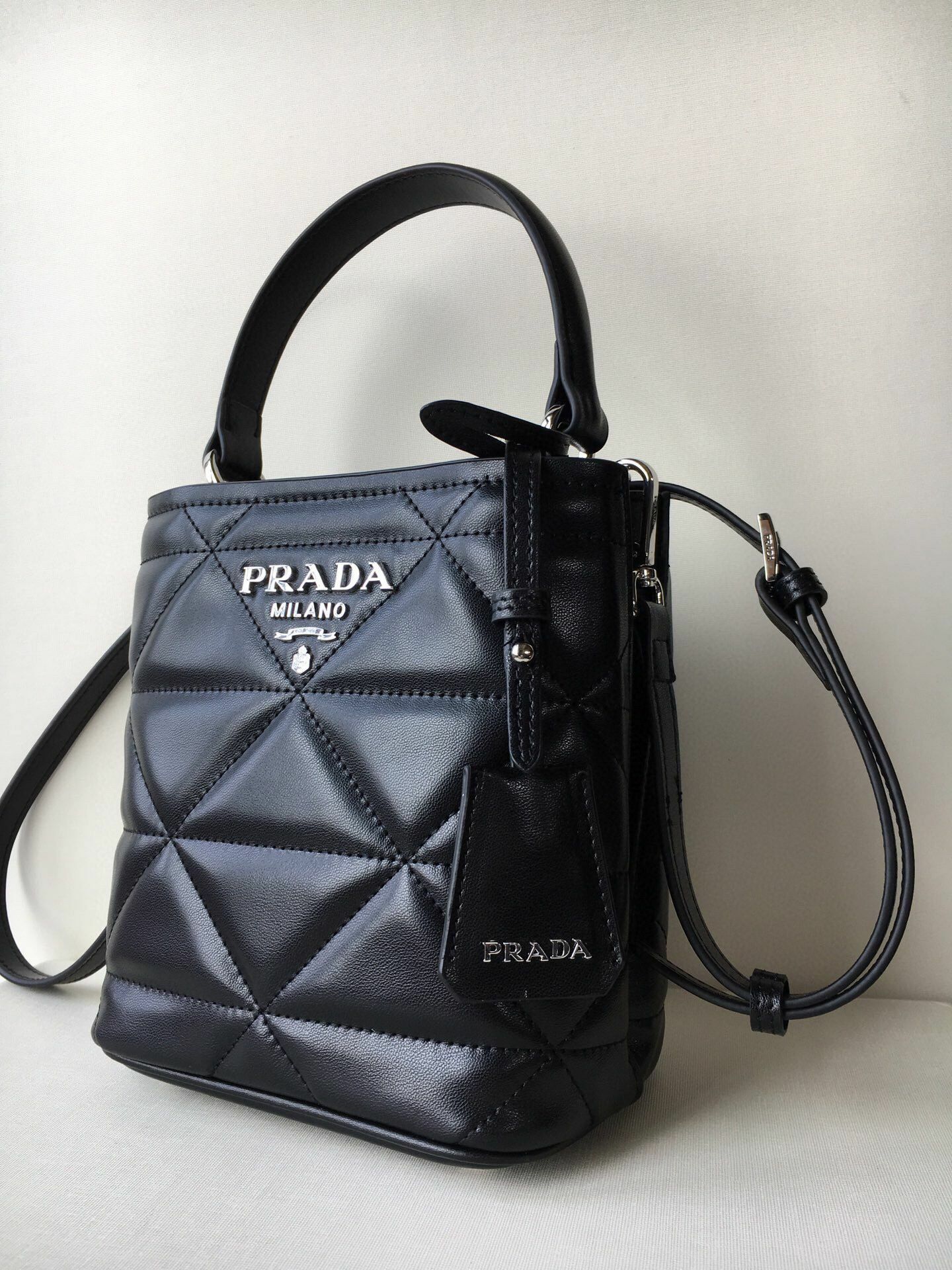 🖤Prada 經典水桶包🖤