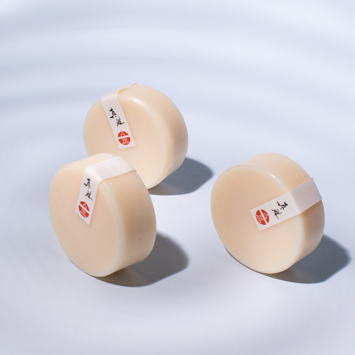 真珠嫩白皂〔臉〕