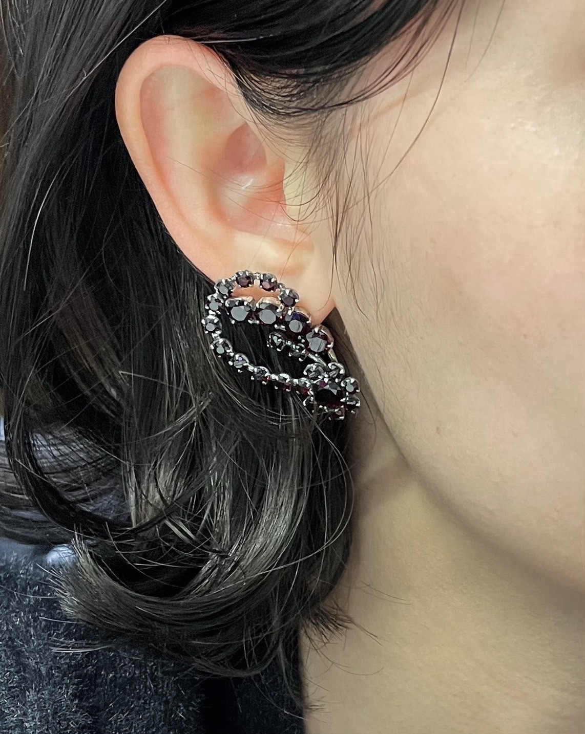 流線紅榴石耳環