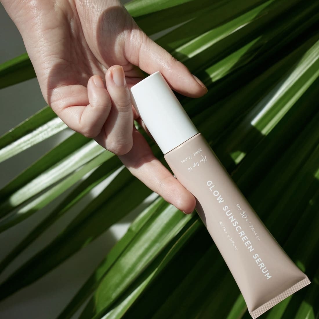 小嶋陽菜 HER LIP TO Glow Sunscreen Serum SPF50+ PA++++ 35ml