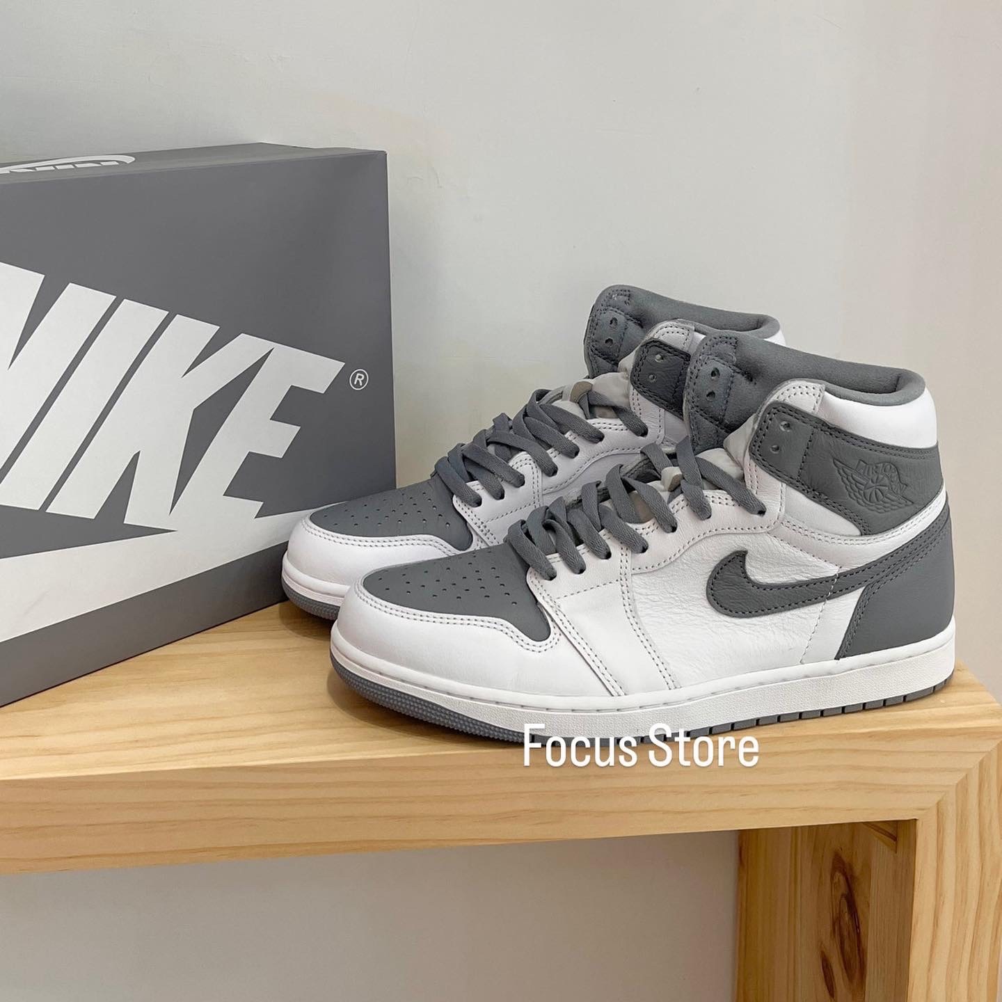 【Focus Store】預購 Air Jordan 1 Retro High OG 'Stealth' 555088-037
