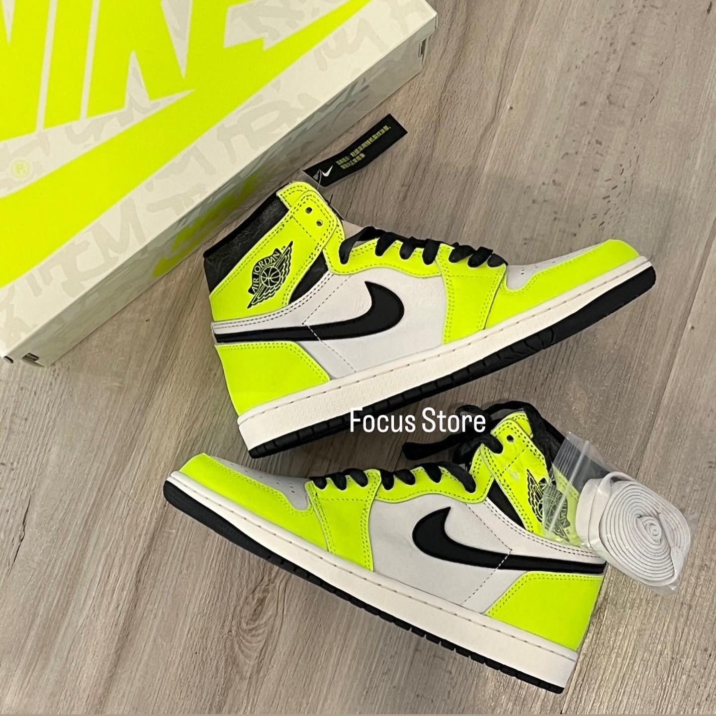 Air Jordan 1 Retro High OG 'Visionaire' 555088-702【預購商品】