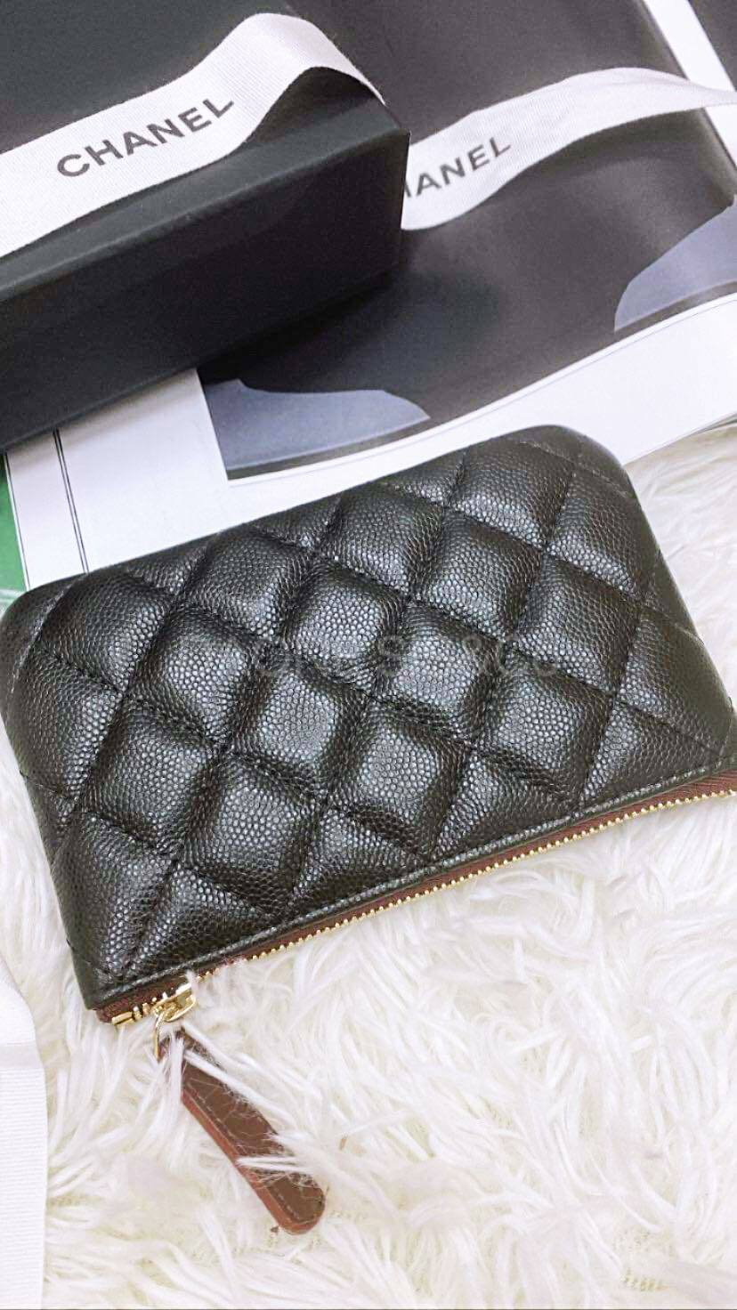 CHANEL 黑色一字拉鍊零錢包