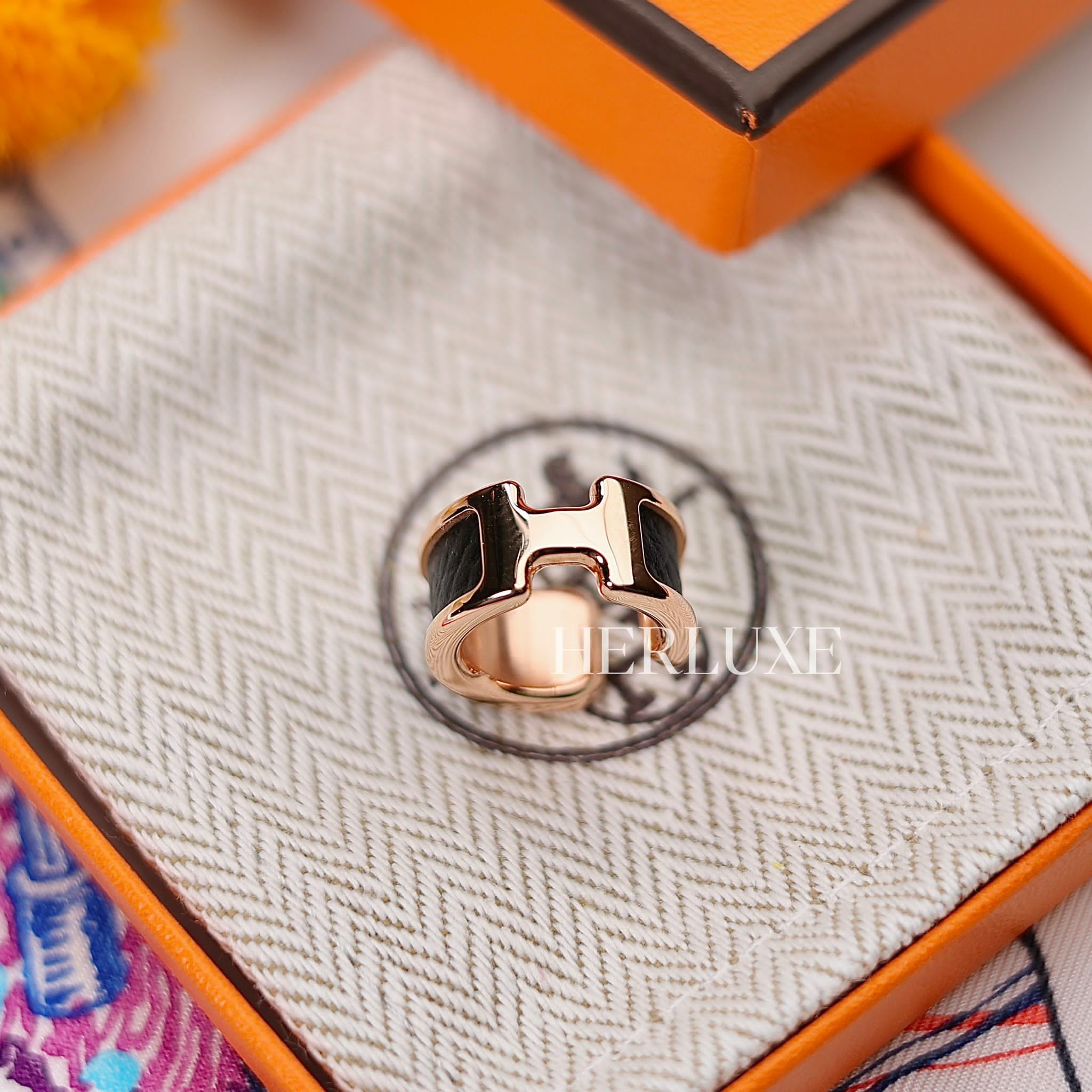 耳骨扣 Bijou d’oreille olympe pm 89 noir cd epsom