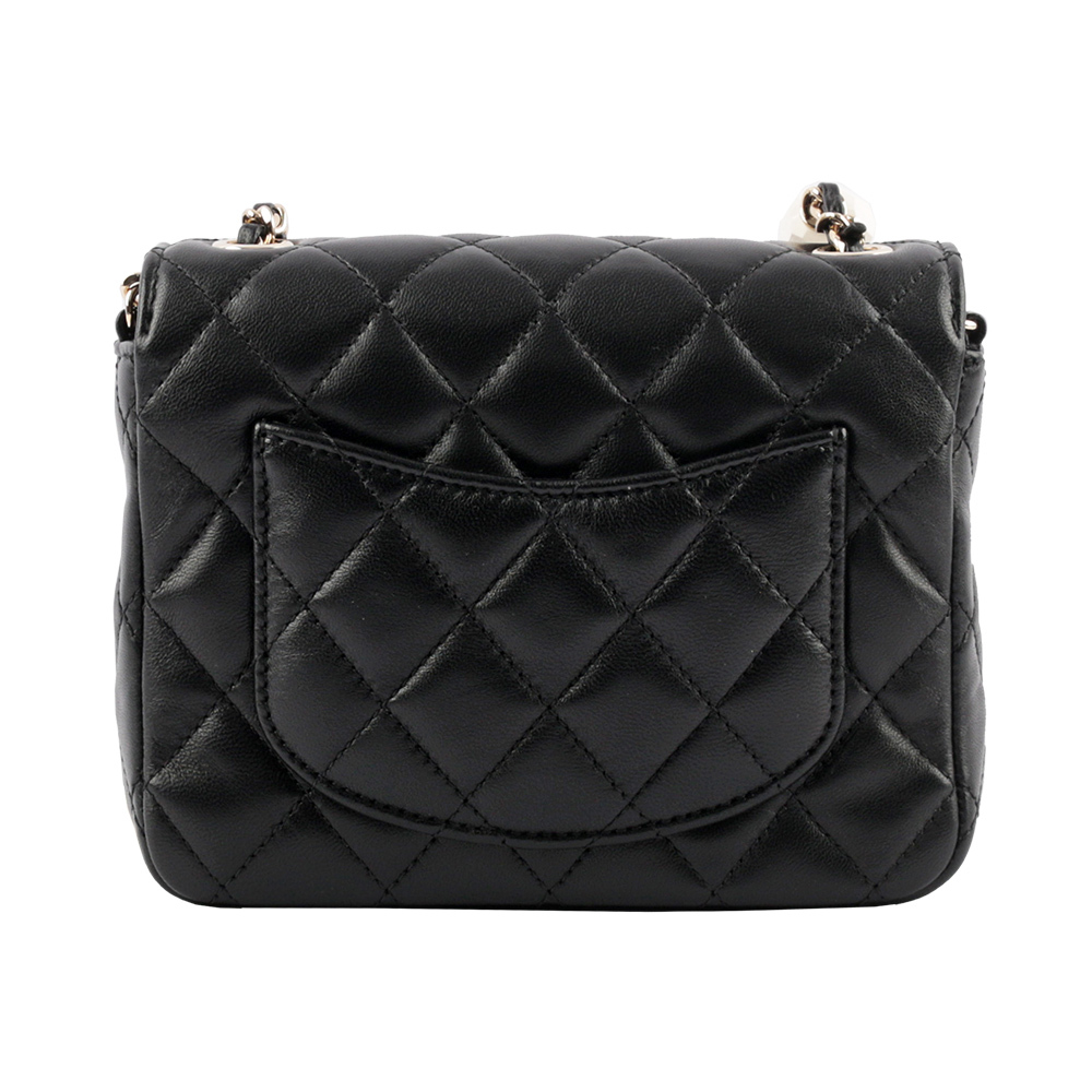 【CHANEL】黑色CC Logo 小羊皮愛心及球狀串珠鍊帶迷你斜背包