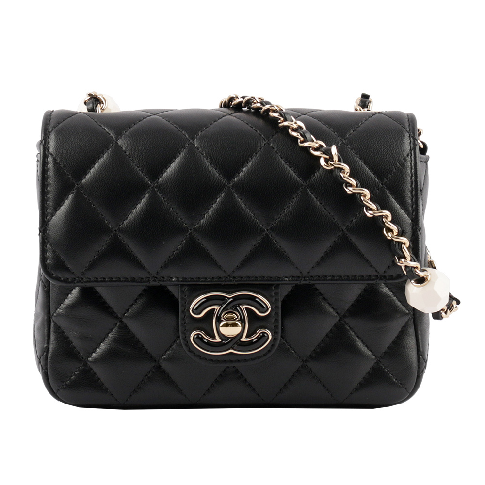 【CHANEL】黑色CC Logo 小羊皮愛心及球狀串珠鍊帶迷你斜背包