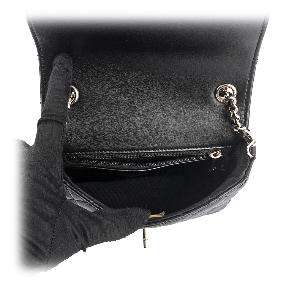 【CHANEL】黑色CC Logo 小羊皮愛心及球狀串珠鍊帶迷你斜背包