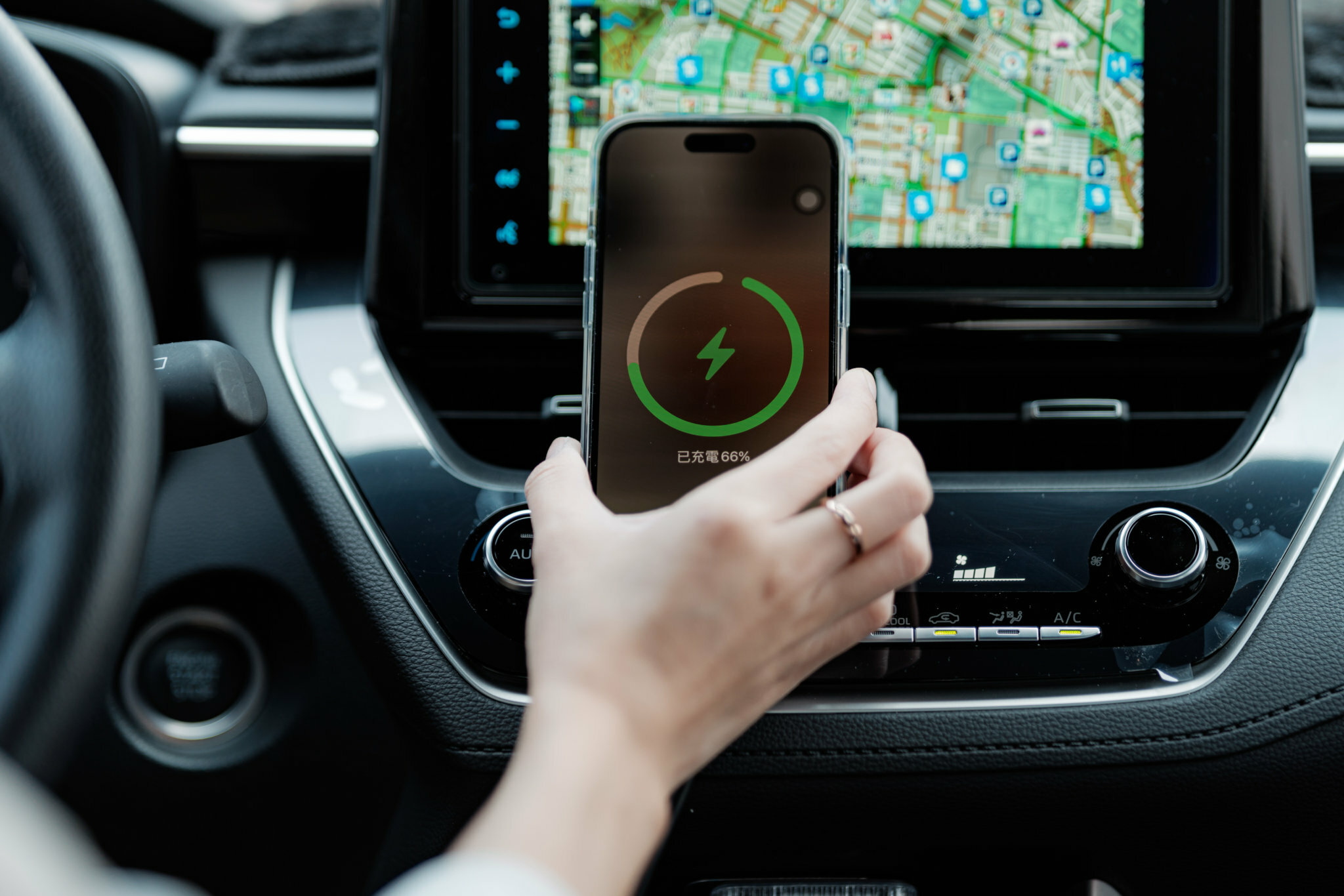 Allite CF1 多功能無線車架 magsafe充電畫面