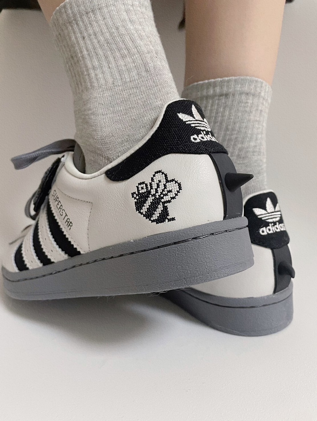 Adidas mi superstar on sale grey