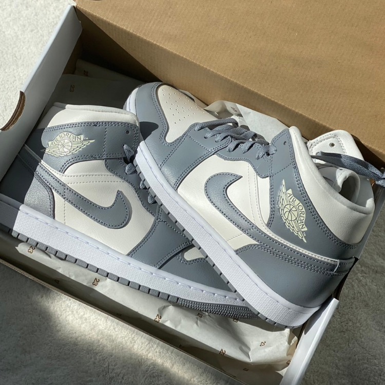 Wmns Air Jordan 1 Mid 'Stealth' BQ6472-115【現貨商品】