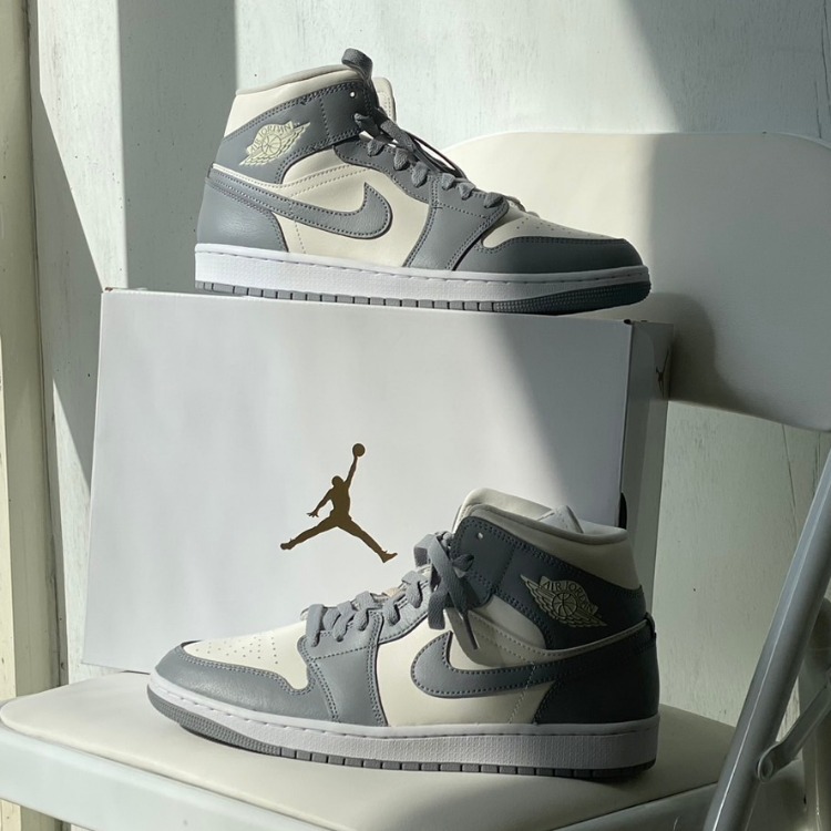 Wmns Air Jordan 1 Mid 'Stealth' BQ6472-115【現貨商品】