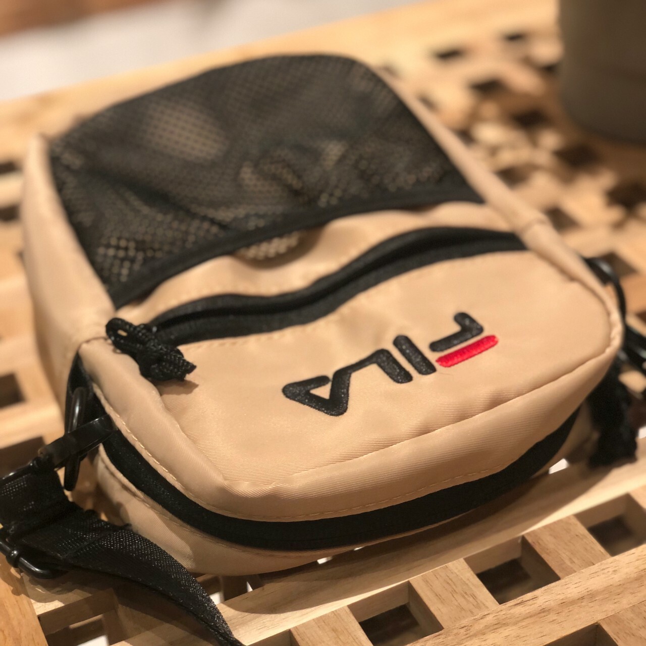 FILA 網袋夾層側背包 BMV-7009