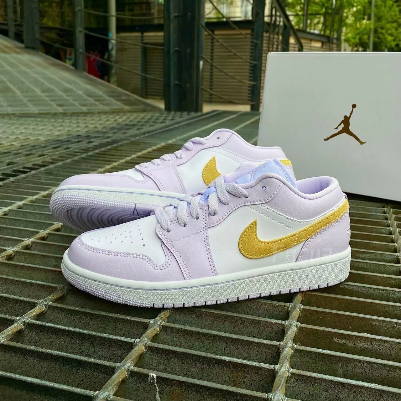 Wmns Air Jordan 1 Low 'Barely Grape' DC0774-501【現貨商品】