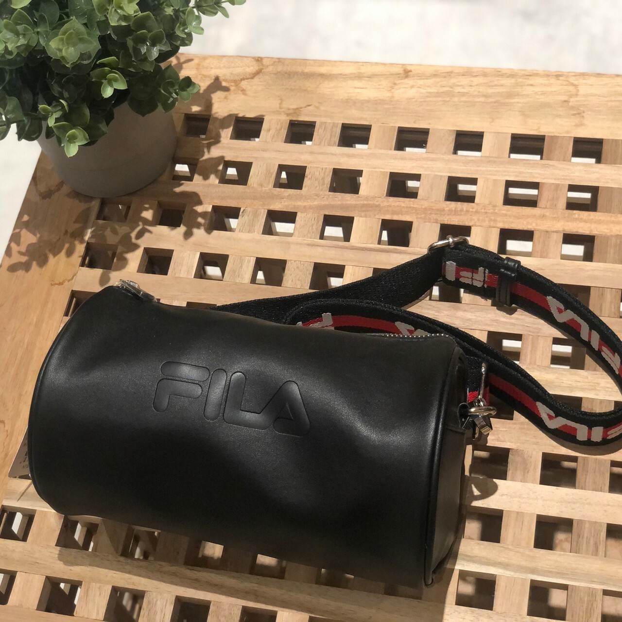 FILA LOGO背帶圓筒側背包 BMV-7003