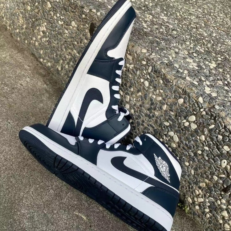 Air Jordan 1 Mid 'Obsidian' 554724-174【現貨商品】