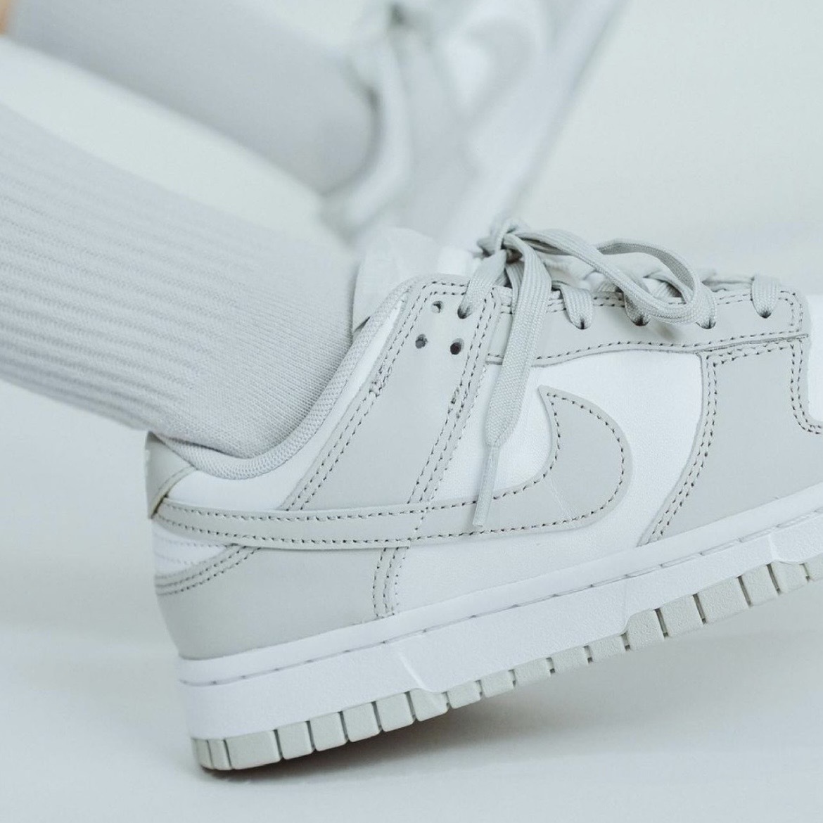 Nike Dunk Low Photon dust DD1503-103