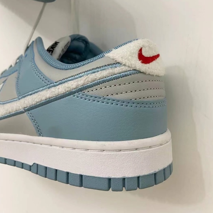 Dunk Low 'Fleece Swoosh - Light Blue' FB1871-011【現貨商品】